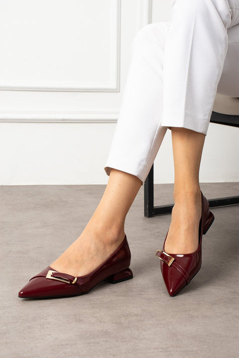 Bordo Rugan Altın Tokalı Sivri Burun Düşük Blok Topuk Kadın Babet Ayakkabı