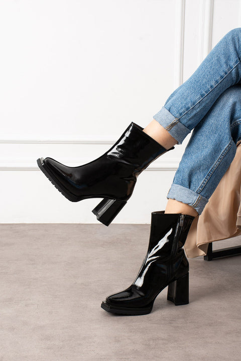 Kadın Siyah Kırışık Deri Kalın Topuklu Bot – Şık Kışlık Ofis Kombinleri İçin Rahat Ortapedik Model