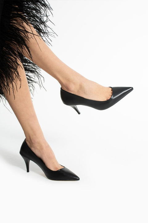 Siyah Vegan Deri Topuklu Ayakkabı | İnce Topuk, Sivri Burun, Günlük Şıklık & Gece Davet Stili