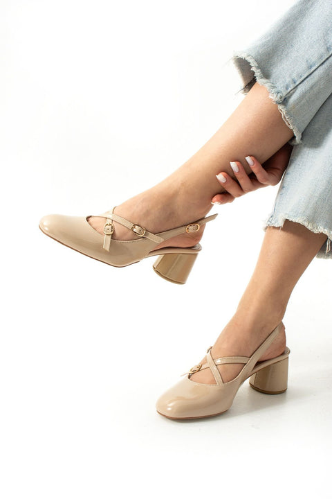 Bej Rugan Tokalı Kalın Topuklu Ayakkabı – 5 cm Çapraz Bantlı, Şık ve Zarif Klasik Model, Günlük ve Ofis Uyumlu