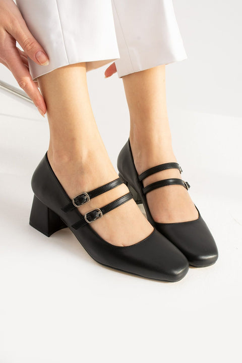 Siyah Kısa Topuklu Kadın Ayakkabı – Şık ve Konforlu Klasik Model, Günlük ve Davet Kombinlerine Uygun