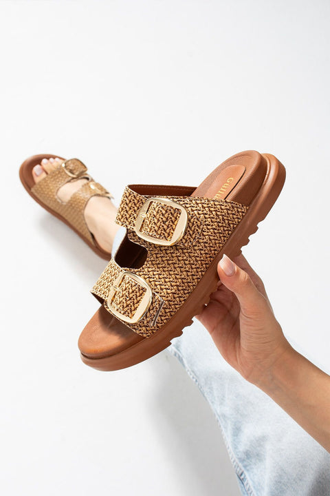 Kahverengi Hasır & Örgü Bantlı Kadın Terlik – Altın Tokalı Ortopedik Yazlık Model