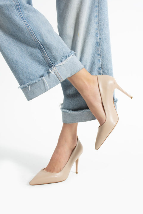Bej Mat Vegan Deri Stiletto – 9cm Topuklu Hafızalı Pedli Rahat Kalıp Sivri Burun Kadın Ayakkabı