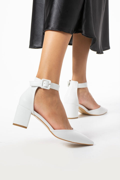 Beyaz Mat Kısa Topuklu Kadın Ayakkabı – Konforlu Yapı, Şık ve Zarif Klasik Model, Günlük ve Özel Gün Kombinlerine Uygun