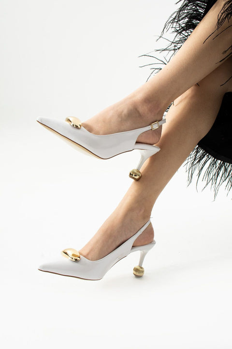 Beyaz Rugan Vegan Deri Stiletto – 7cm İnce Topuklu Gold Detaylı Günlük ve Ofis Uyumlu Şık Kadın Ayakkabı
