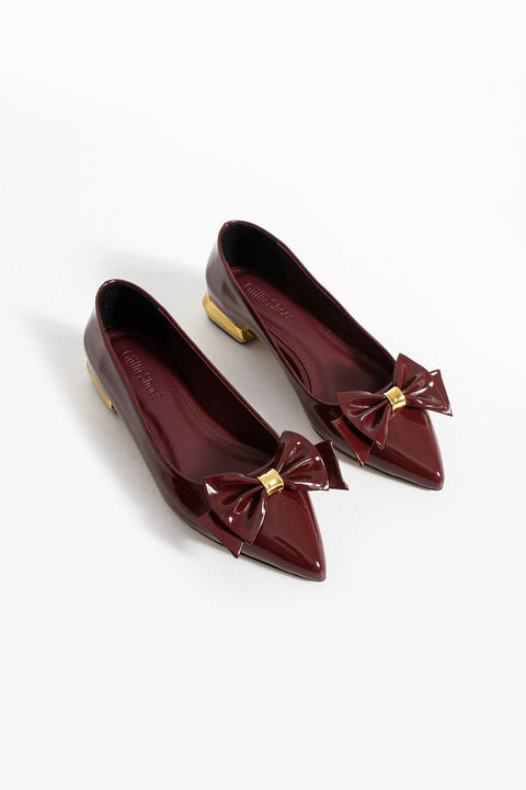 Bordo Rugan Fiyonklu Kadın Babet – Altın Detaylı, Ortopedik Tabanlı, Günlük ve Ofis Kullanımına Uygun Şık Model