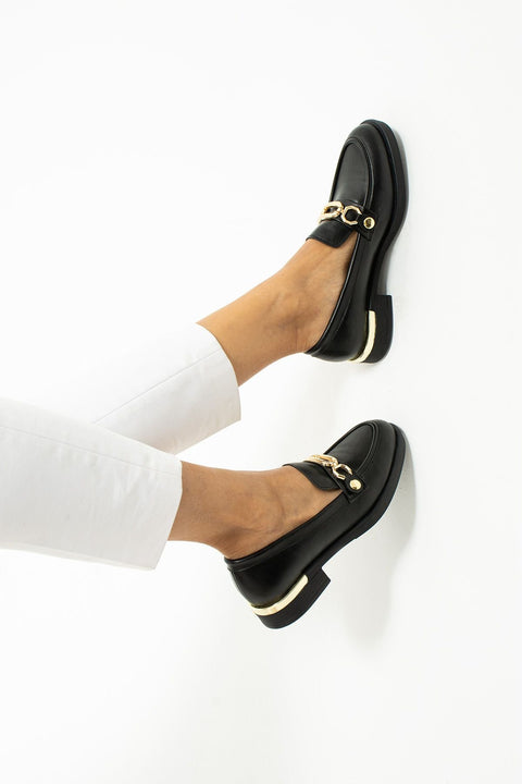 Siyah Tokalı Mat Deri Kadın Loafer – Topuklu Suni Deri Ayakkabı, Günlük Ofis Uyumu, Rahat ve Şık Klasik Model