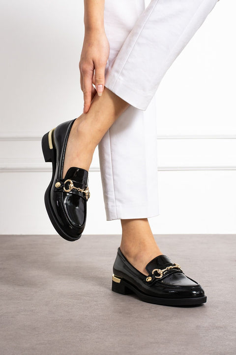 Siyah Rugan Topuklu Loafer – Değiştirilebilir Altın Tokalı Kadın Ayakkabı, Suni Deri, Rahat ve Ofis Uyumlu Klasik Model