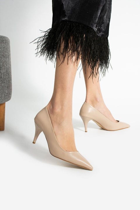 Bej Vegan Deri Topuklu Ayakkabı – Kısa Topuklu, Sivri Burunlu, Şık ve Zarif Klasik Model, Günlük ve Ofis Uyumlu