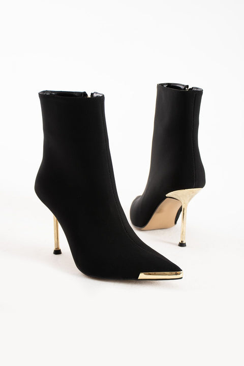 Sivri Burunlu Kadın topuklu ayakkabı Altın Toka Detaylı Nubuk Stiletto Bot İle Şıklığın Zirvesi