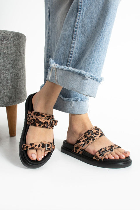 Leopar Desenli Vegan Deri Kadın Terlik – Çift Bantlı Günlük Yürüyüş & Sahil Modeli