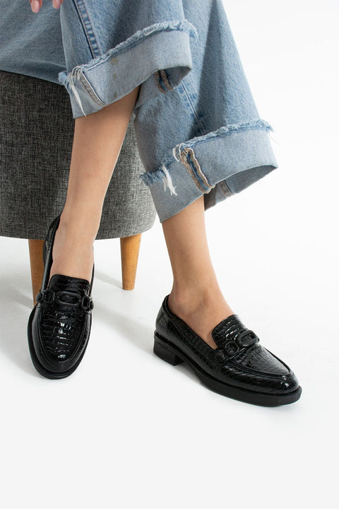 Siyah Timsah Desenli Tokalı Loafer – Vegan Kırışık Rugan Kadın Ayakkabı, Rahat Günlük Kalın Taban, Ofis Uyumlu