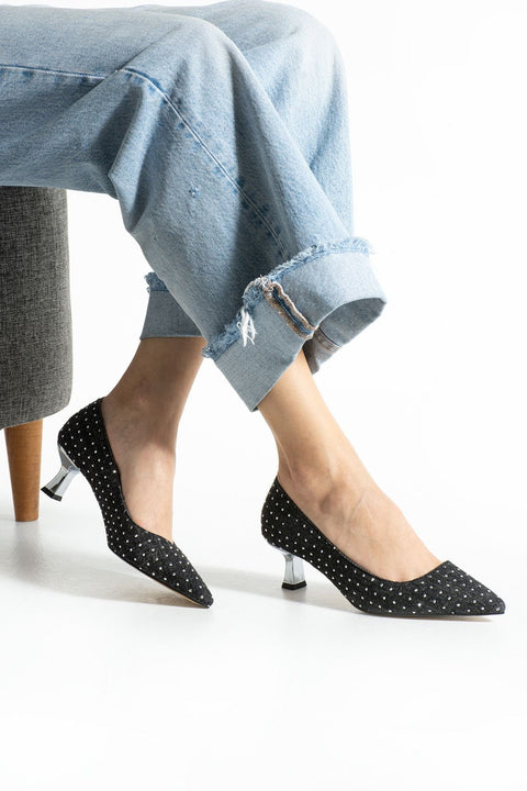 Siyah Kot Taşlı İnce Topuklu Kadın Ayakkabı – 5 cm Şık ve Zarif Klasik Model, Günlük ve Ofis Kombinlerine Uygun Vegan Deri