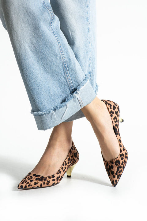 Saten Leopar Desenli Vegan Deri Stiletto – Altın Topuklu, 6 cm İnce Topuk, Sivri Burunlu, Zarif ve Şık Klasik Model