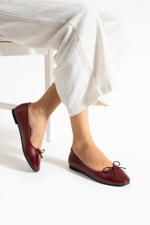 Bordo Rugan Burunlu Fiyonk Detaylı Kadın Babet – Vegan Deri, Kaymaz Taban, Günlük & Ofis Şıklığı