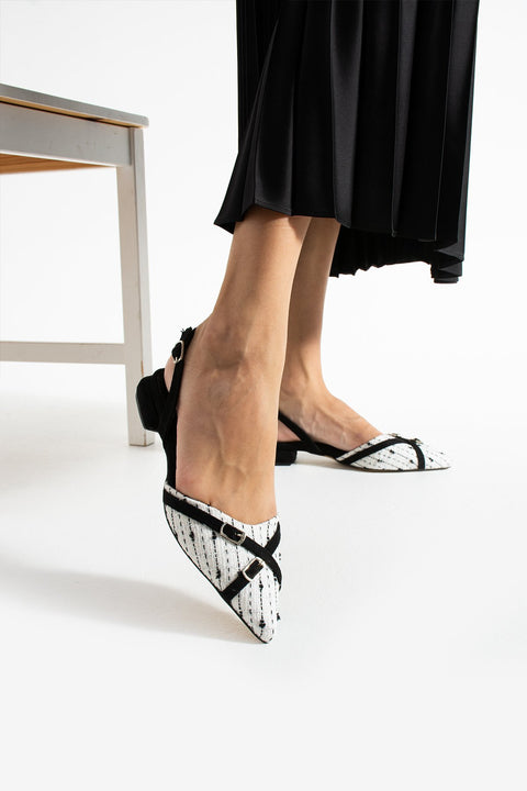 Şıklığın Simgesi Kadın Siyah Beyaz Desenli Sivri Burunlu Topuklu Babet Ayakkabı