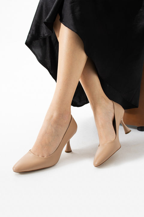 Nude Mat Vegan Deri Stiletto – 7 cm İnce Topuk, Hafızalı Pedli, Sivri Burun, Günlük Ofis ve Abiye Kadın Topuklu Ayakkabı