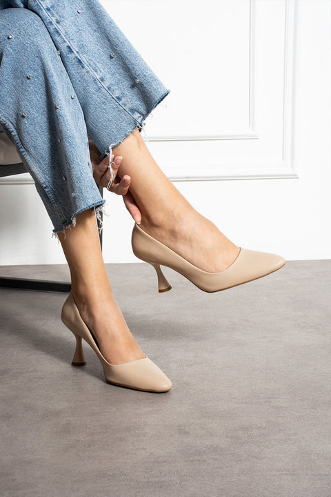 Bej Mat Vegan Deri Stiletto – 7cm İnce Topuklu Hafızalı Pedli Sivri Burun Günlük, Ofis ve Abiye Kadın Ayakkabı
