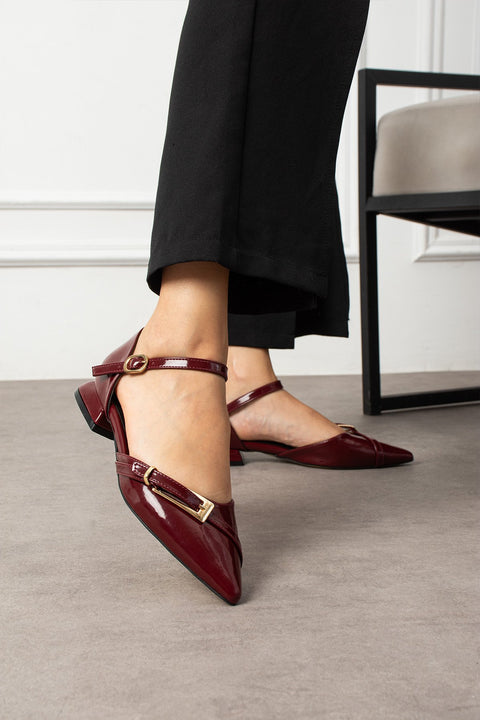 Bordo Rugan Bilekten Bağlamalı Altın Tokalı Sivri Burun Düşük Topuk Kadın Babet Ayakkabı