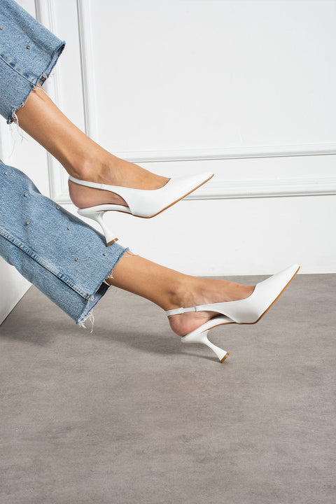 Beyaz Sivri Burun Açık Yan Bantlı İnce Topuklu Stiletto Ayakkabı – Abiye Ve Özel Gün Kombinleri İçin Şık Seçim