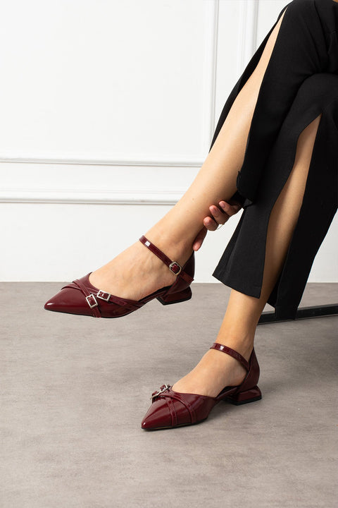 Bordo Rugan Bilekten Bağlamalı Çift Gümüş Tokalı Sivri Burun Düşük Topuk Kadın Babet Ayakkabı