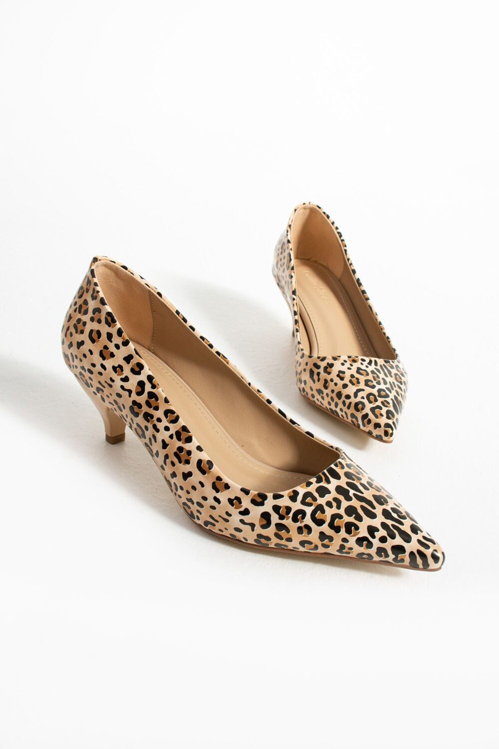 Bej Leopar Desenli Rugan Stiletto – 5 cm Topuklu, Sivri Burunlu, Şık ve Rahat Klasik Model Kadın Ayakkabı - Görsel 6