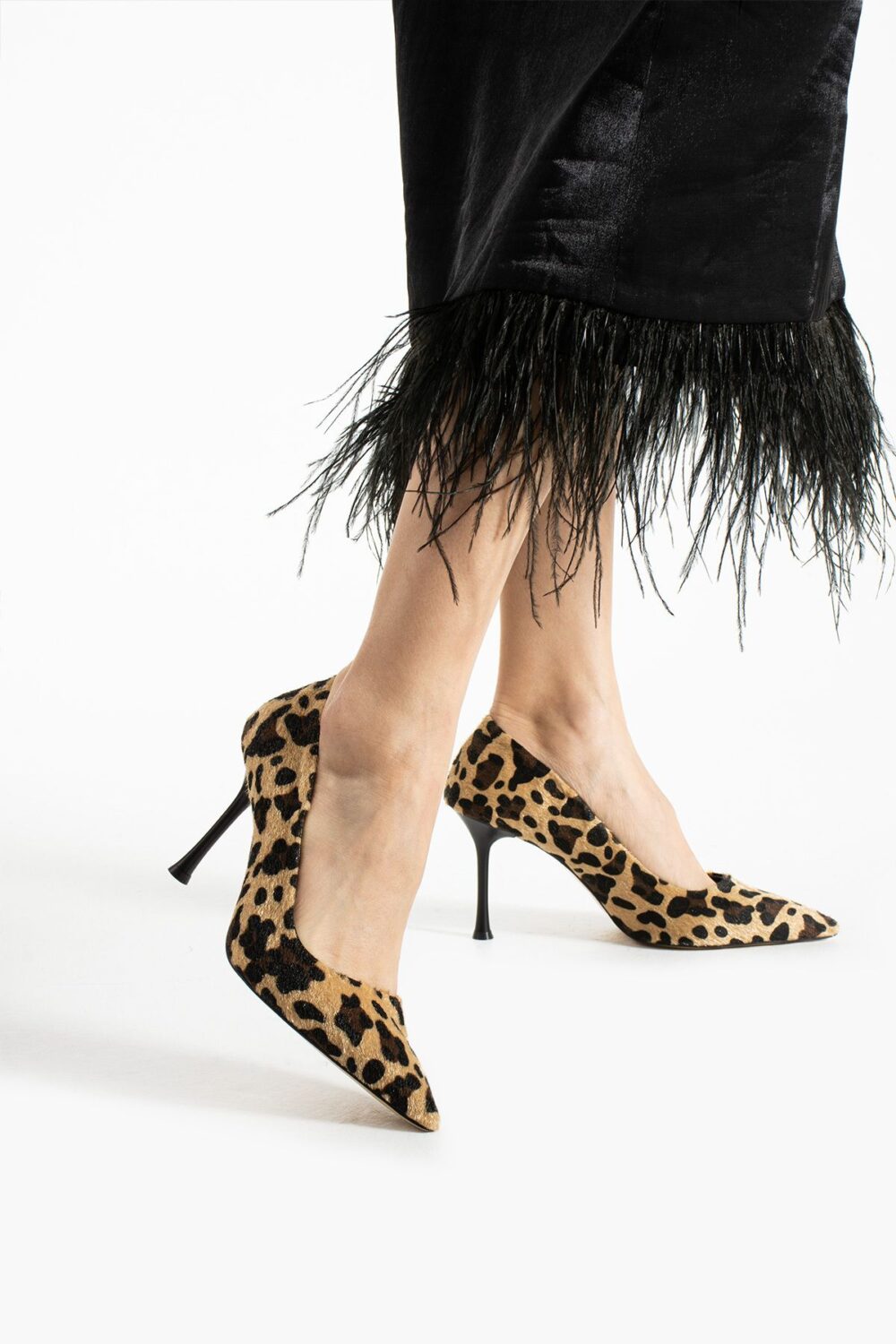 Leopar Desenli Tay Tüyü Stiletto – 9cm İnce Topuklu Sivri Burun Şık ve Rahat Kadın Ayakkabı - Görsel 3