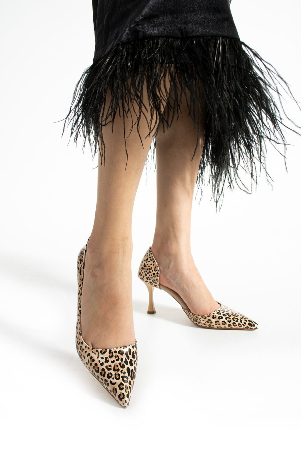 Leopar Desenli Rugan Stiletto – 7cm Topuklu Sivri Burunlu Günlük ve Abiye Uyumlu Şık Kadın Ayakkabı - Görsel 4