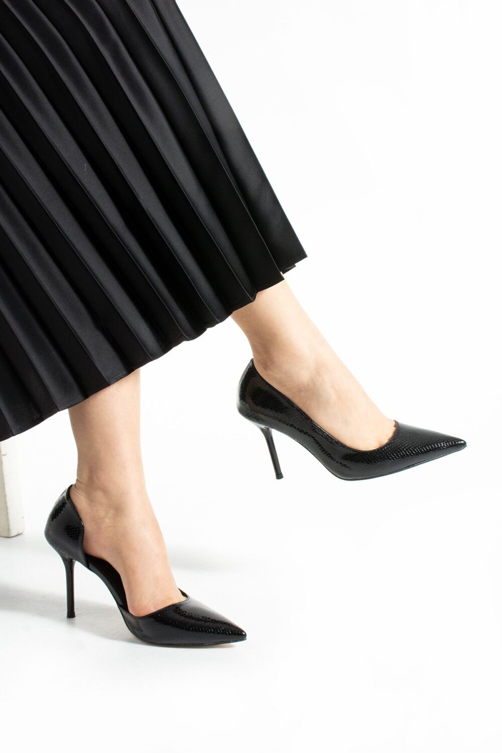 Siyah Yılan Derisi Desenli Vegan Deri Stiletto – 9cm Metal Topuklu Sivri Burun Şık & Konforlu Kadın Ayakkabı - Görsel 6