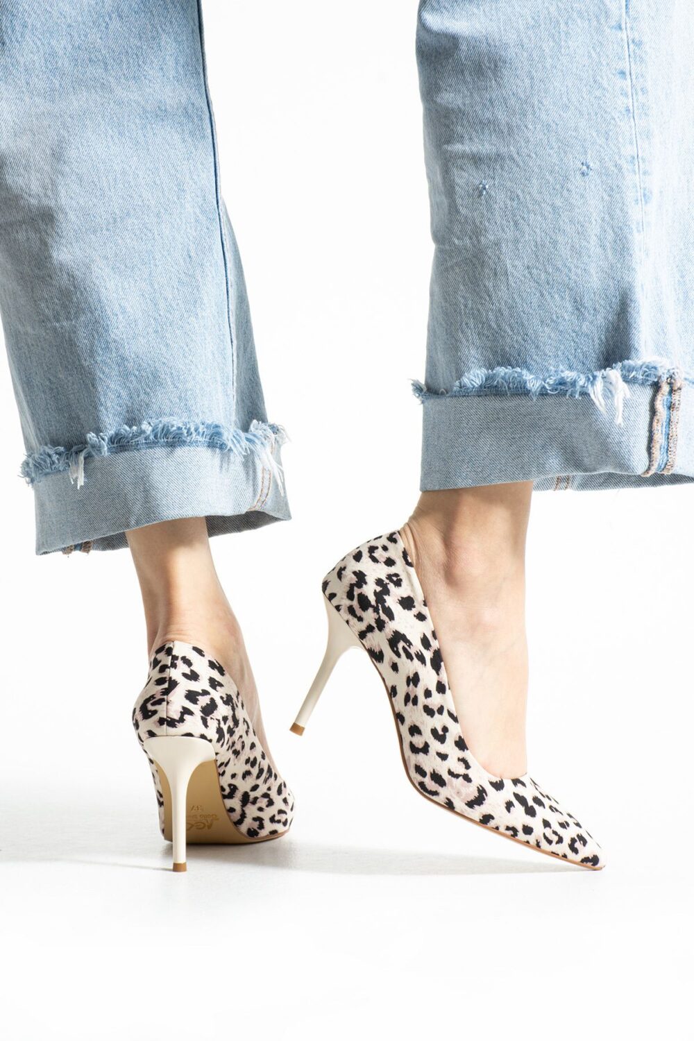 Bej Leopar Desenli Vegan Deri Stiletto–Sivri Burun, 9cm İnce Topuk, Şık ve Konforlu Kadın Ayakkabı - Görsel 5