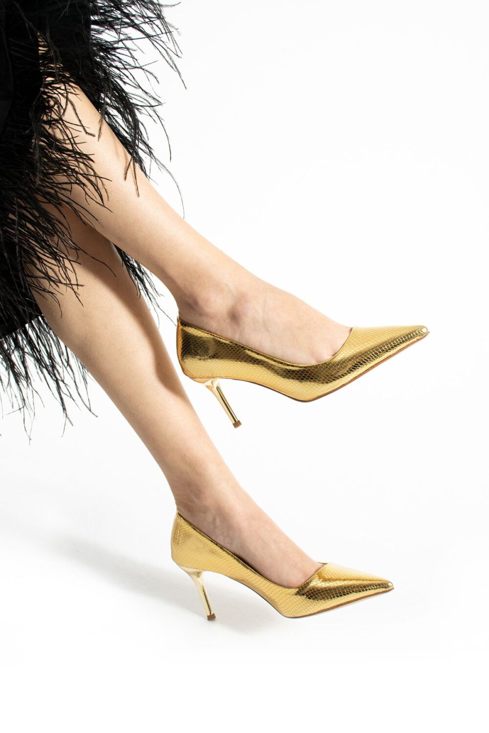 Altın Sarı Yılan Desenli Vegan Deri Stiletto – 7cm İnce Topuklu Sivri Burun Şık ve Rahat Kadın Ayakkabı - Görsel 3