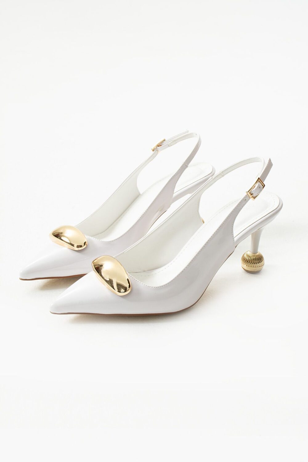 Beyaz Rugan Vegan Deri Stiletto – 7cm İnce Topuklu Gold Detaylı Günlük ve Ofis Uyumlu Şık Kadın Ayakkabı - Görsel 6