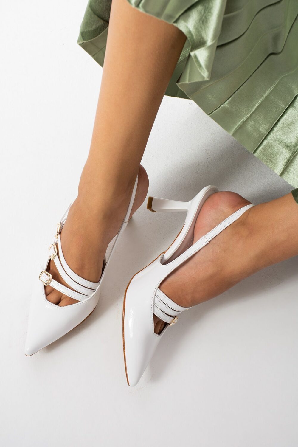 Beyaz Rugan Stiletto – Parlak Vegan Deri Topuklu Kadın Ayakkabı | Günlük ve Özel Gün Şıklığı için Sivri Burunlu Şık Model - Görsel 5