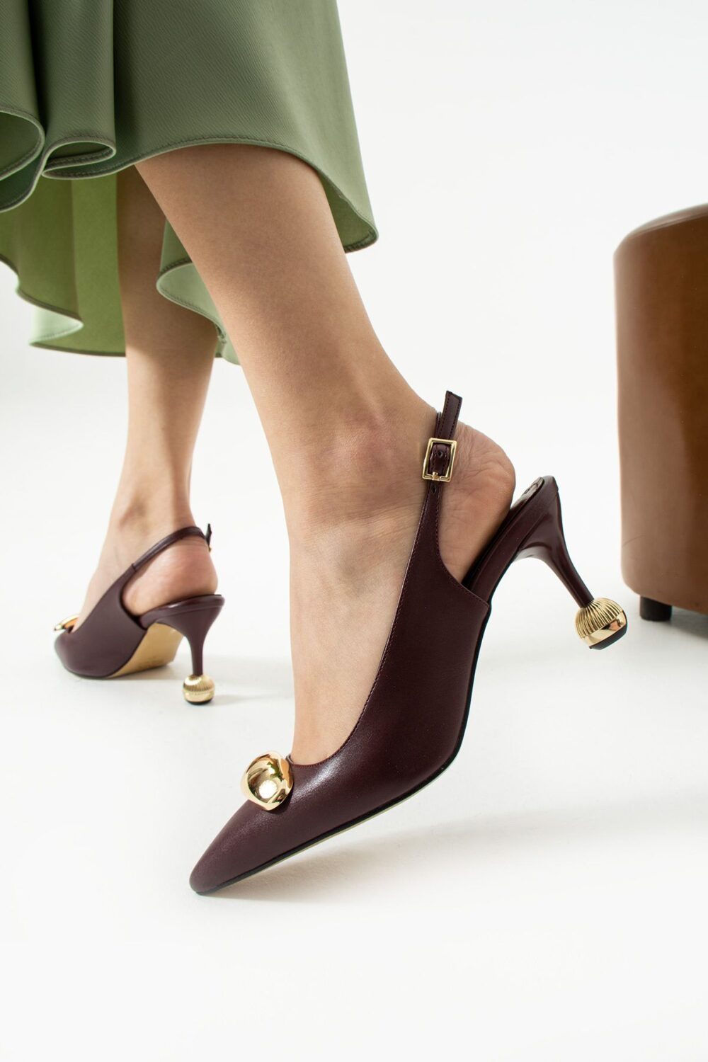 Bordo Mat Vegan Deri Stiletto – 7cm İnce Topuklu Gold Detaylı Günlük ve Ofis Uyumlu Şık Kadın Ayakkabı - Görsel 4