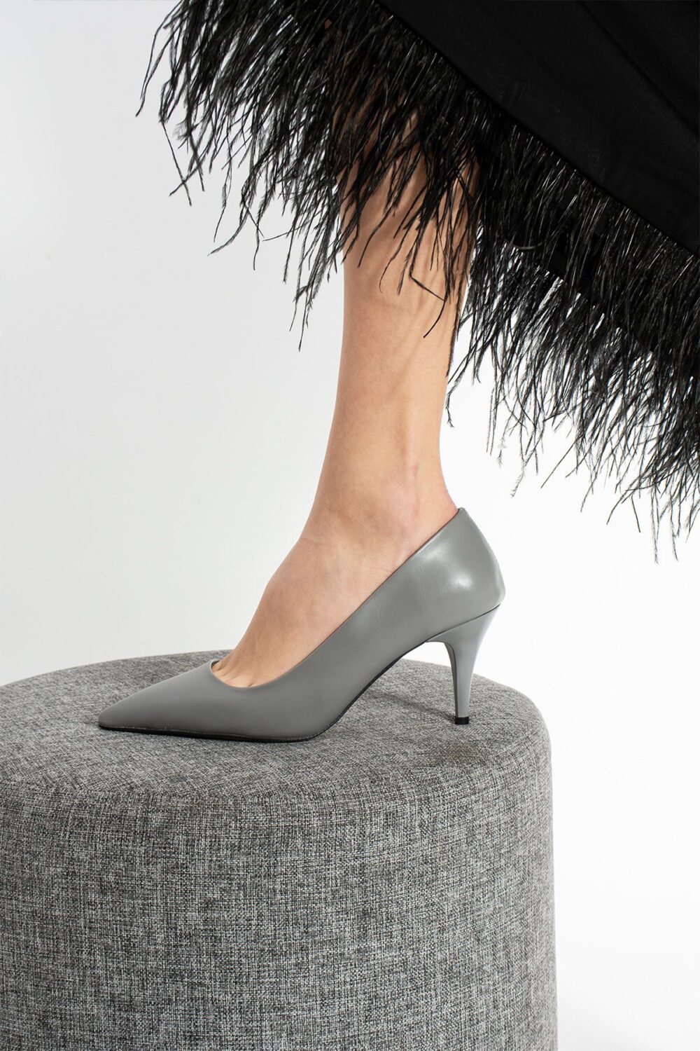 Gri Vegan Deri Stiletto – İnce Topuklu, Sivri Burunlu Klasik Topuklu Ayakkabı, Zarif ve Şık Özel Gün Modeli - Görsel 3