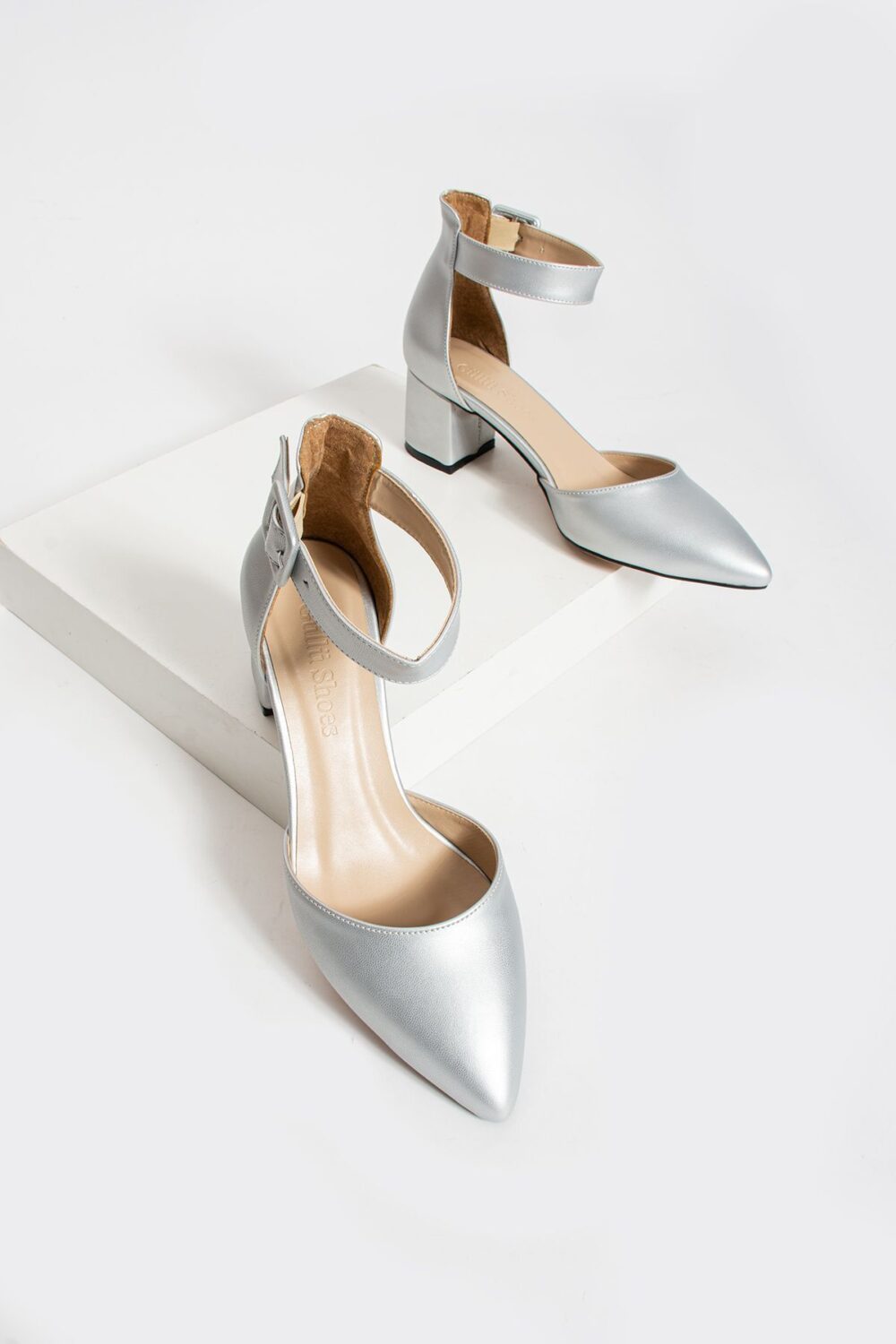 Gümüş Topuklu Abiye Kadın Ayakkabı – 5.5 cm Kalın Topuklu, Şık ve Zarif Stiletto Model, Gelinlik & Özel Gün Kullanımına Uygun - Görsel 5