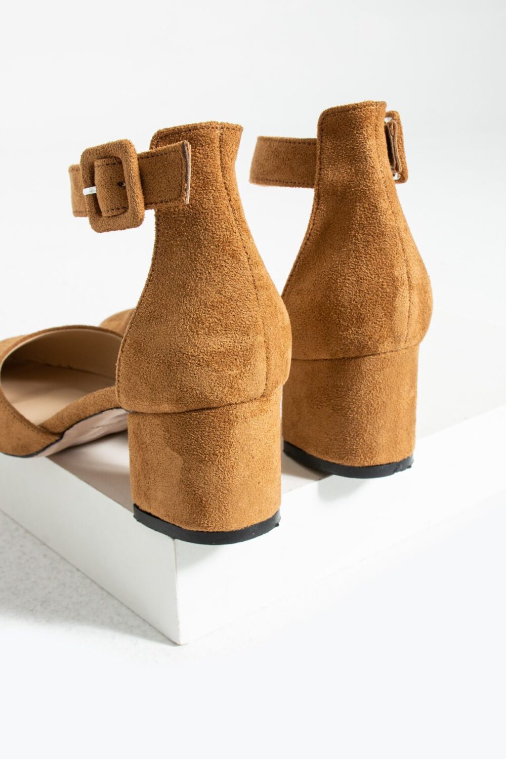 Kahve Süet Topuklu Abiye Kadın Ayakkabı – 5.5 cm Kalın Topuklu, Zarif ve Şık Stiletto Model, Gelinlik ve Özel Gün Kombinlerine Uygun - Görsel 4
