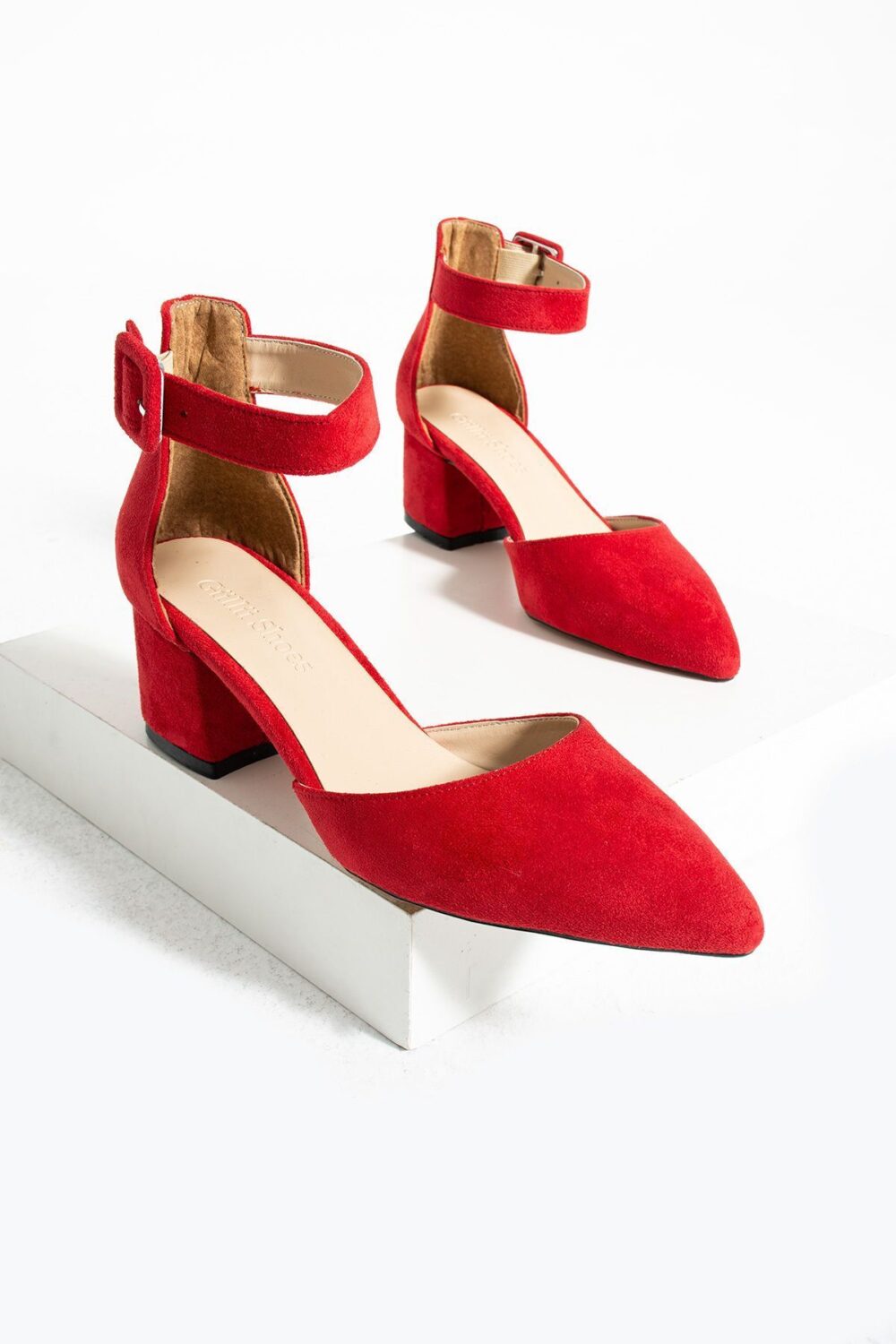 Kırmızı Süet Topuklu Abiye Kadın Ayakkabı – 5.5 cm Kalın Topuklu, Zarif ve Şık Stiletto Model, Gelinlik & Özel Gün Kombinlerine Uygun - Görsel 5