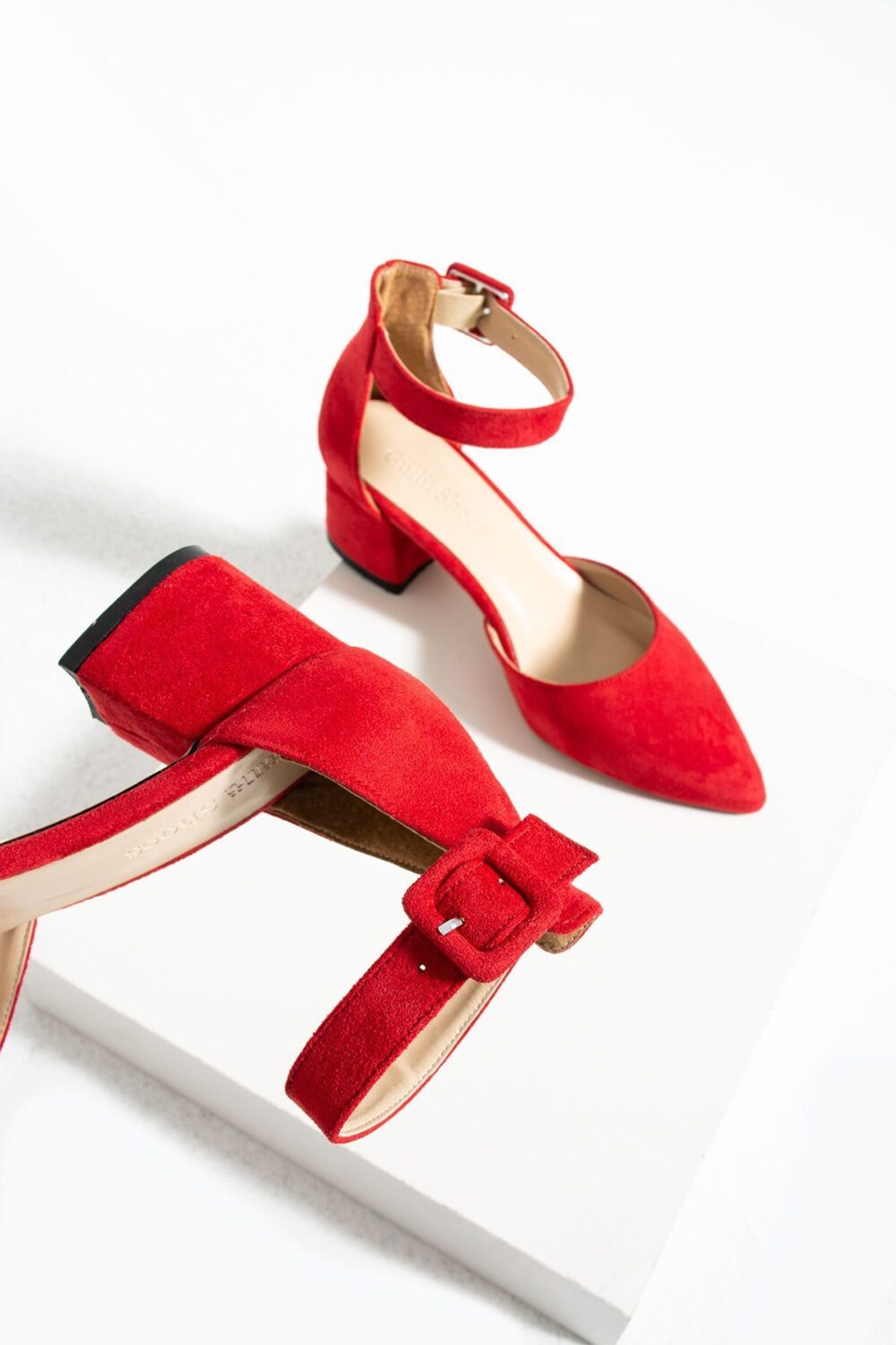 Kırmızı Süet Topuklu Abiye Kadın Ayakkabı – 5.5 cm Kalın Topuklu, Zarif ve Şık Stiletto Model, Gelinlik & Özel Gün Kombinlerine Uygun - Görsel 6