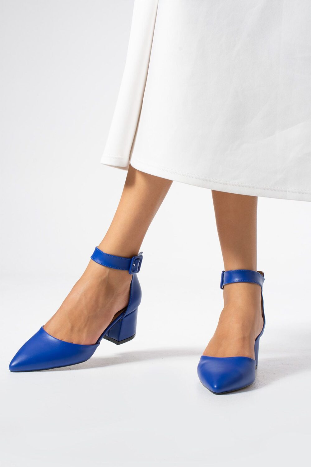 Mavi Topuklu Abiye Kadın Ayakkabı – 5.5 cm Kalın Topuklu, Şık ve Zarif Stiletto Model, Gelinlik & Özel Gün Kombinlerine Uygun - Görsel 6