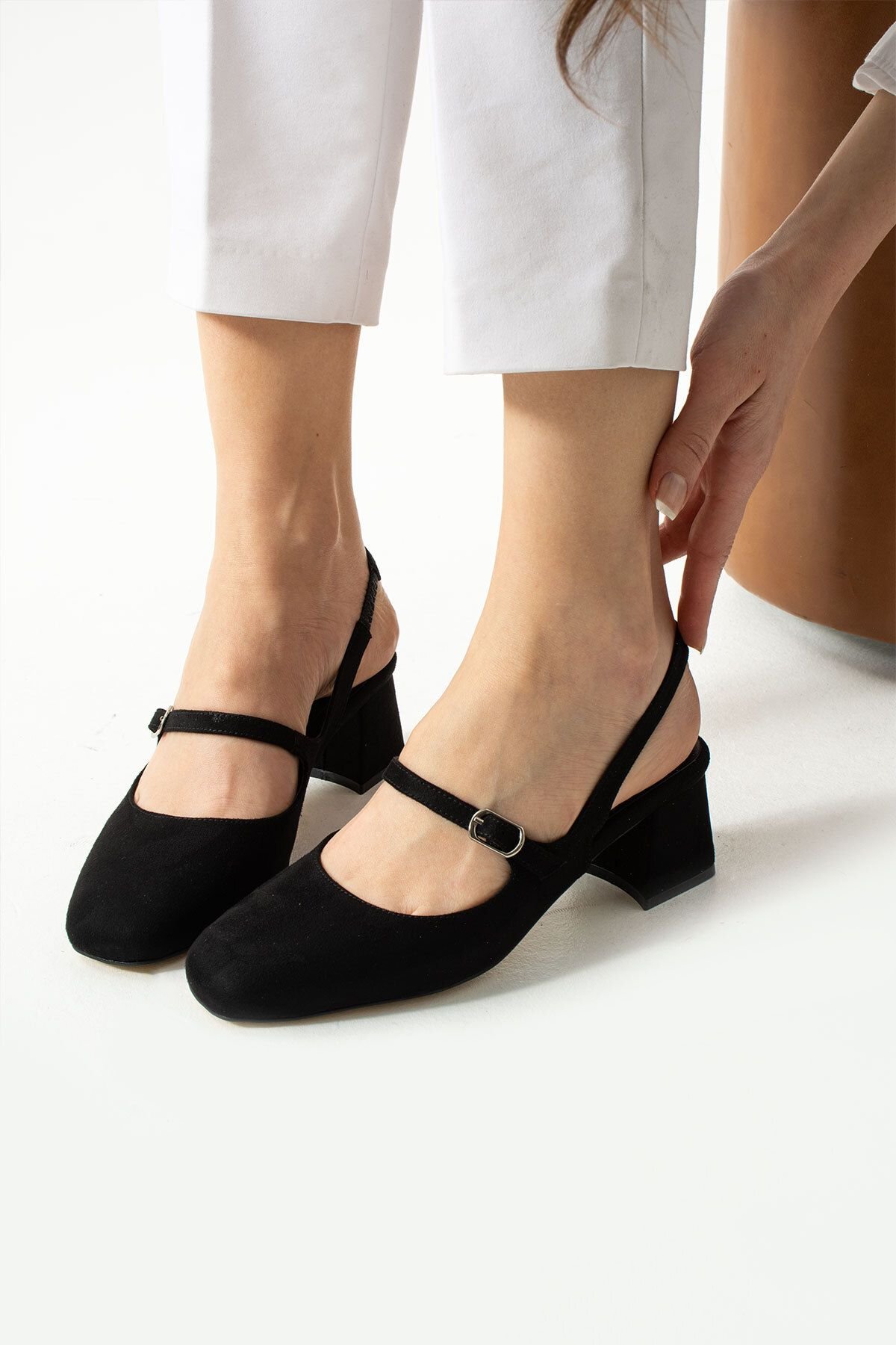 Siyah Süet Kısa Topuklu Kadın Ayakkabı – Şık ve Konforlu Klasik Model, Günlük ve Davet Kombinlerine Uygun - Görsel 3