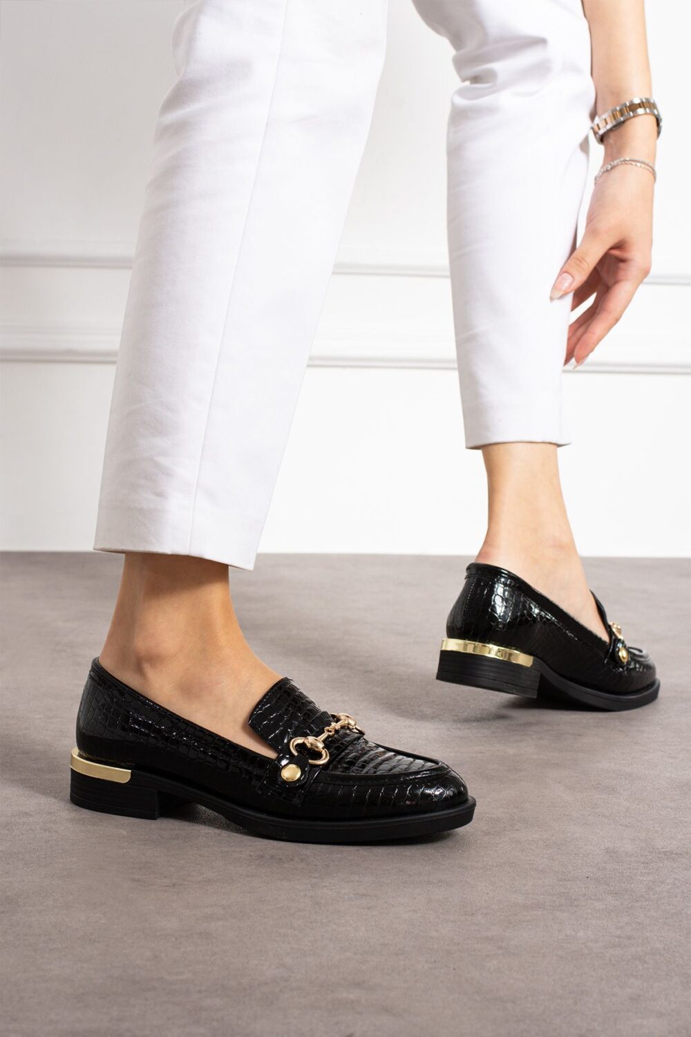 Siyah Timsah Desenli Tokalı Kadın Loafer – Değiştirilebilir Altın Tokalı, Suni Deri, Rahat ve Günlük Klasik Model - Görsel 3