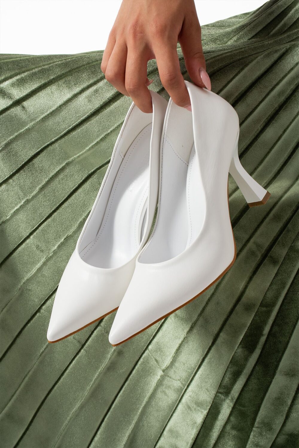 Beyaz Yüksek Topuklu Stiletto – 8.5cm İnce Topuklu Rahat ve Şık Vegan Deri Kadın Ayakkabı | Günlük, Ofis ve Özel Gün Uyumlu - Görsel 6