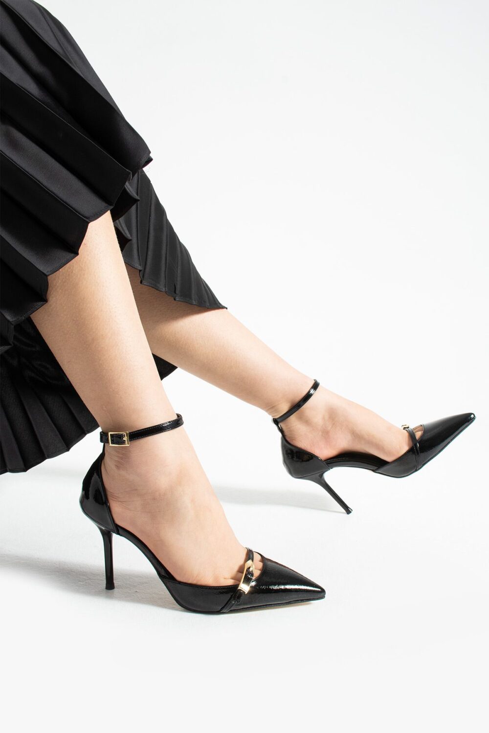 Siyah Parlak Kırışık Vegan Deri Stiletto – 9cm İnce Topuklu Sivri Burun Şık Kadın Ayakkabı - Görsel 3