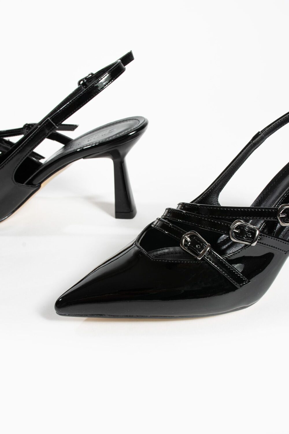 Siyah Rugan Stiletto – Parlak Vegan Deri Topuklu Kadın Ayakkabı | Günlük ve Özel Gün Şıklığı için Sivri Burunlu Şık Model - Görsel 3