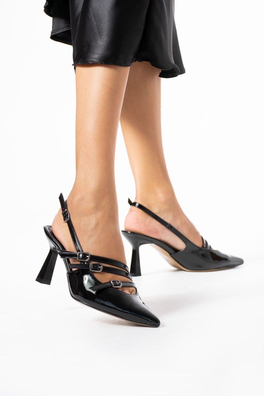 Siyah Rugan Stiletto – Parlak Vegan Deri Topuklu Kadın Ayakkabı | Günlük ve Özel Gün Şıklığı için Sivri Burunlu Şık Model - Görsel 5