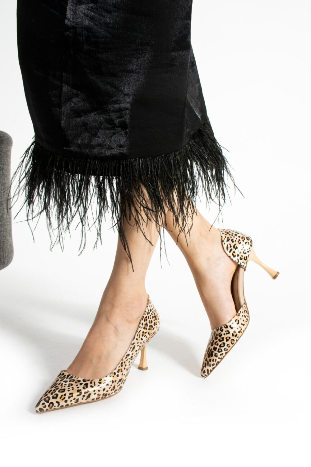 Leopar Desenli Rugan Stiletto – 7cm Topuklu Sivri Burunlu Günlük ve Abiye Uyumlu Şık Kadın Ayakkabı - Görsel 2