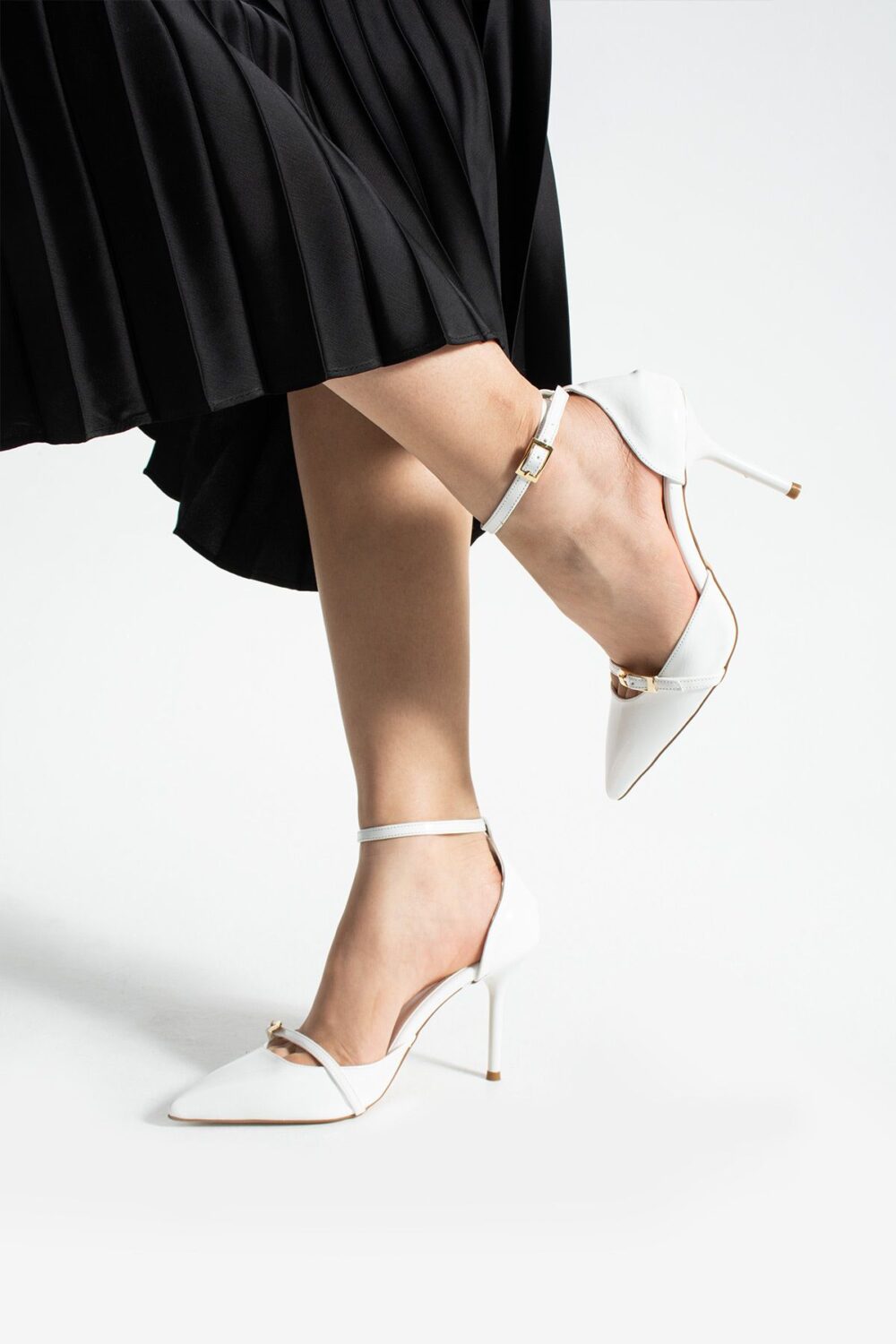Beyaz Parlak Kırışık Vegan Deri Stiletto – 9cm İnce Topuklu Sivri Burun Şık Kadın Ayakkabı - Görsel 2