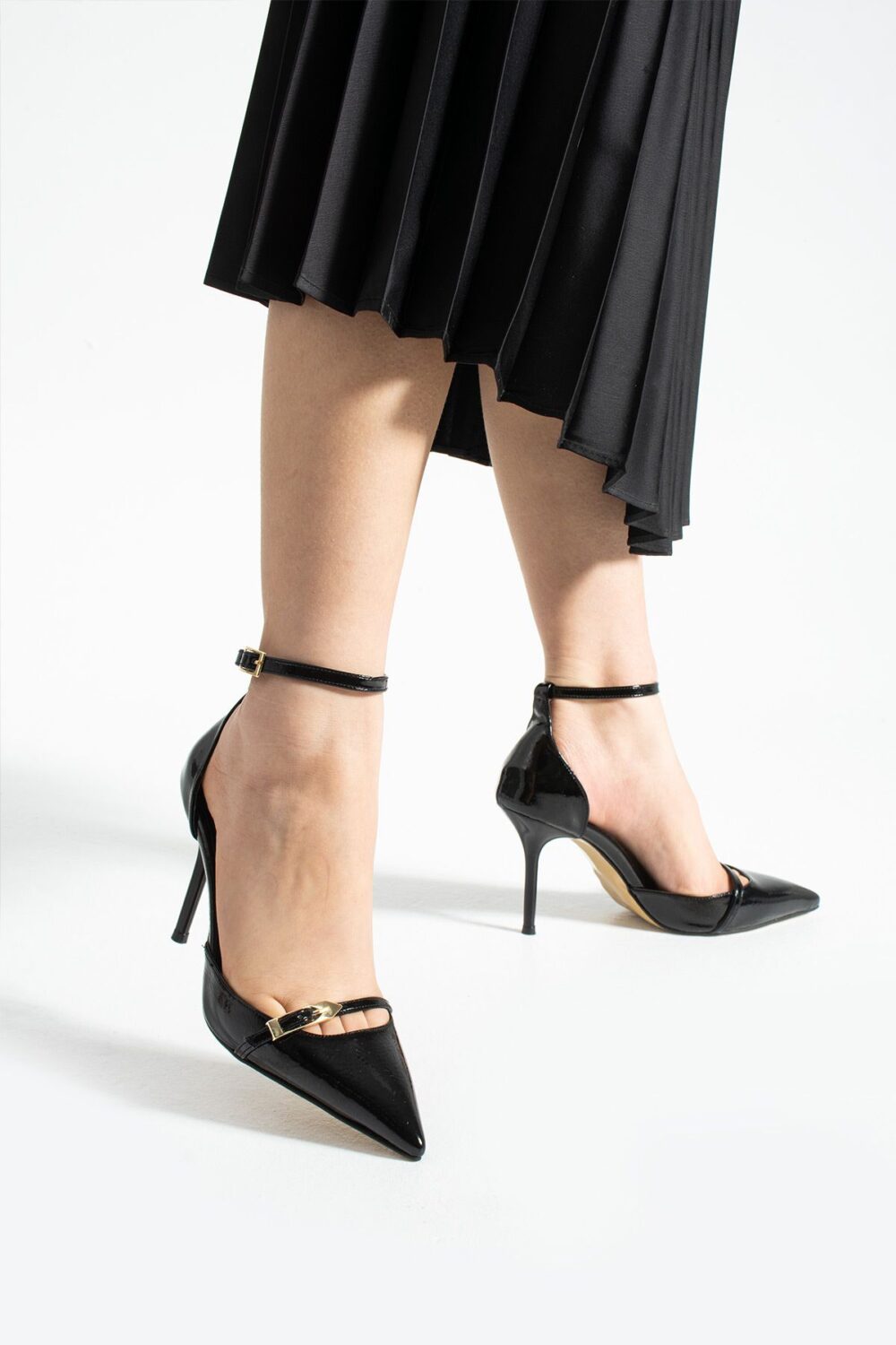 Siyah Parlak Kırışık Vegan Deri Stiletto – 9cm İnce Topuklu Sivri Burun Şık Kadın Ayakkabı - Görsel 2
