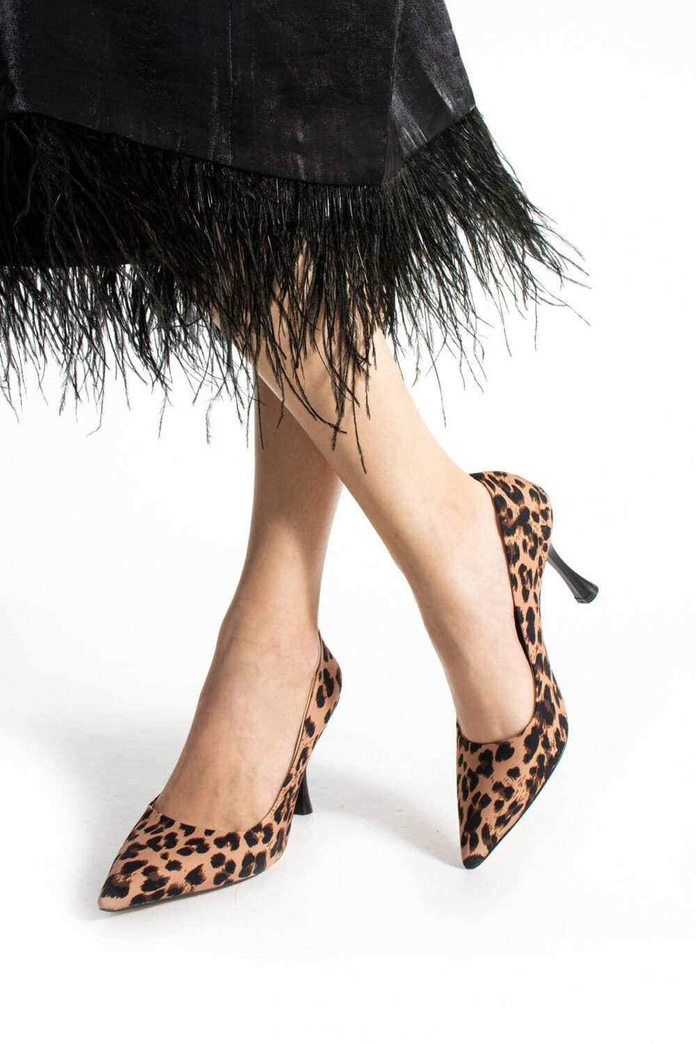 Leopar Desenli Vegan Deri Stiletto – 9cm İnce Topuklu Sivri Burun Şık ve Rahat Kadın Ayakkabı - Görsel 2
